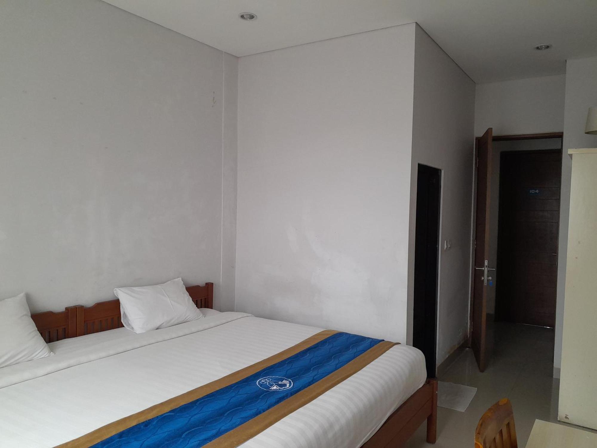 Hotel Dhyana Pura Kapal Εξωτερικό φωτογραφία
