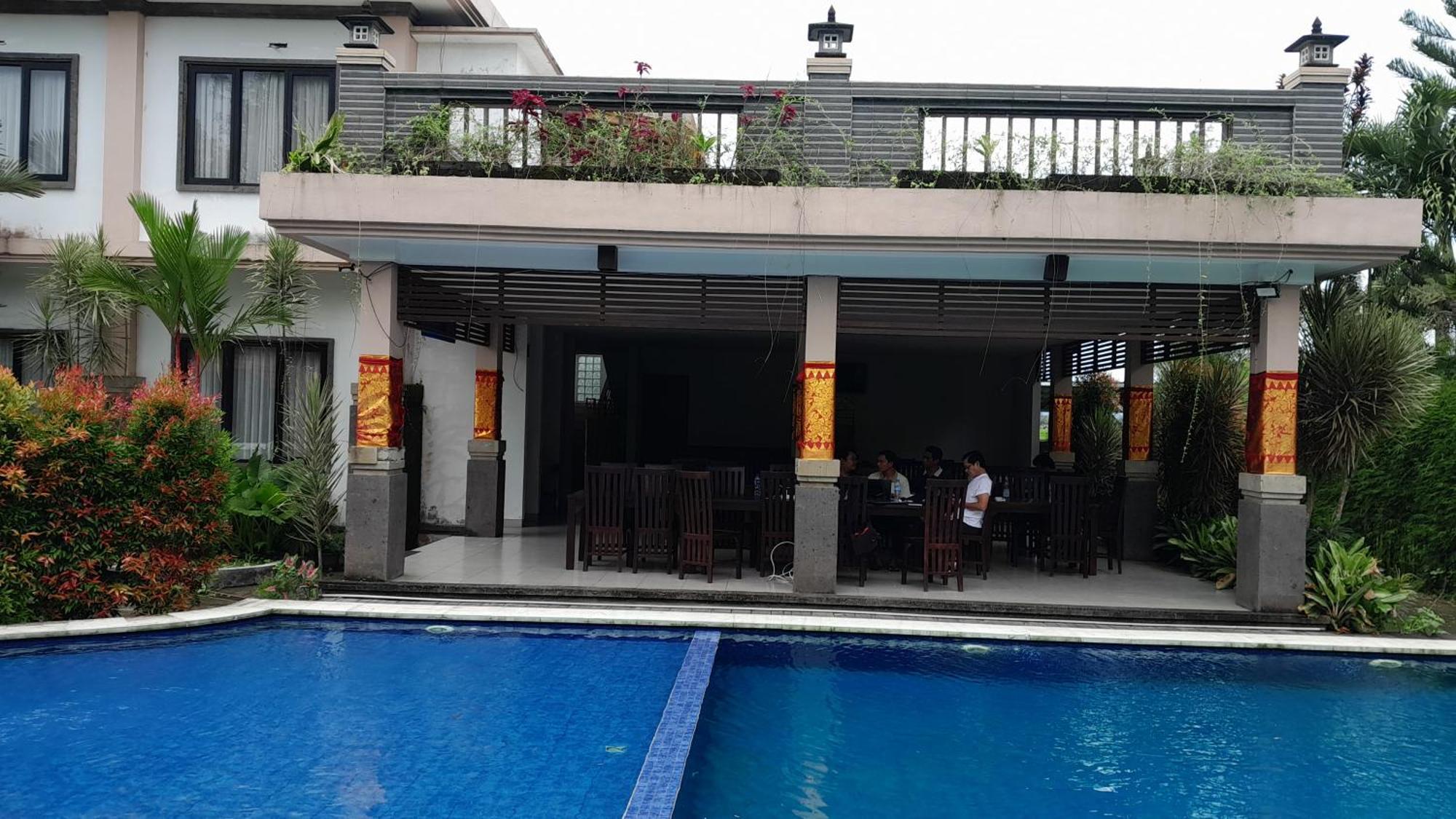 Hotel Dhyana Pura Kapal Εξωτερικό φωτογραφία