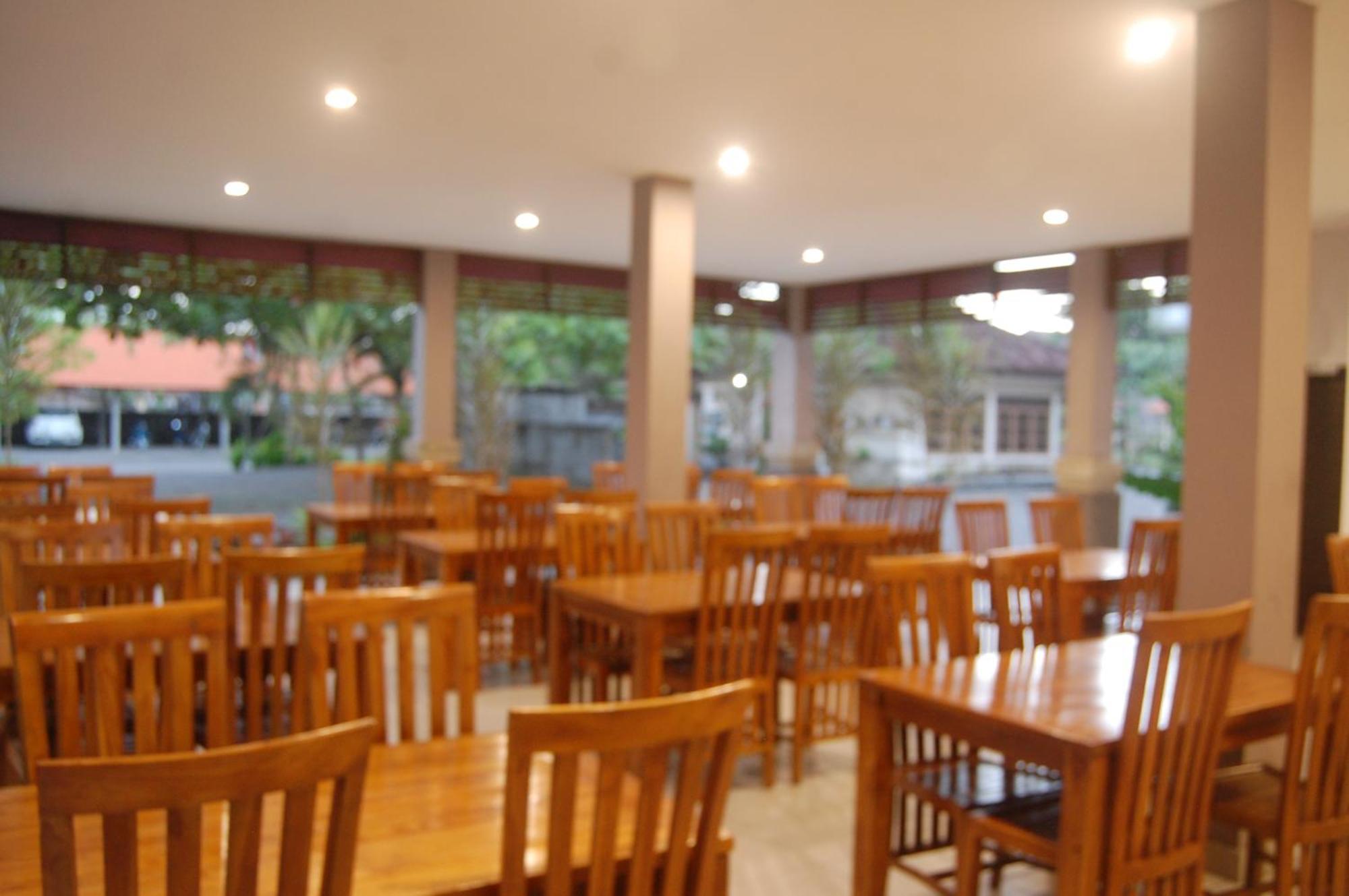 Hotel Dhyana Pura Kapal Εξωτερικό φωτογραφία