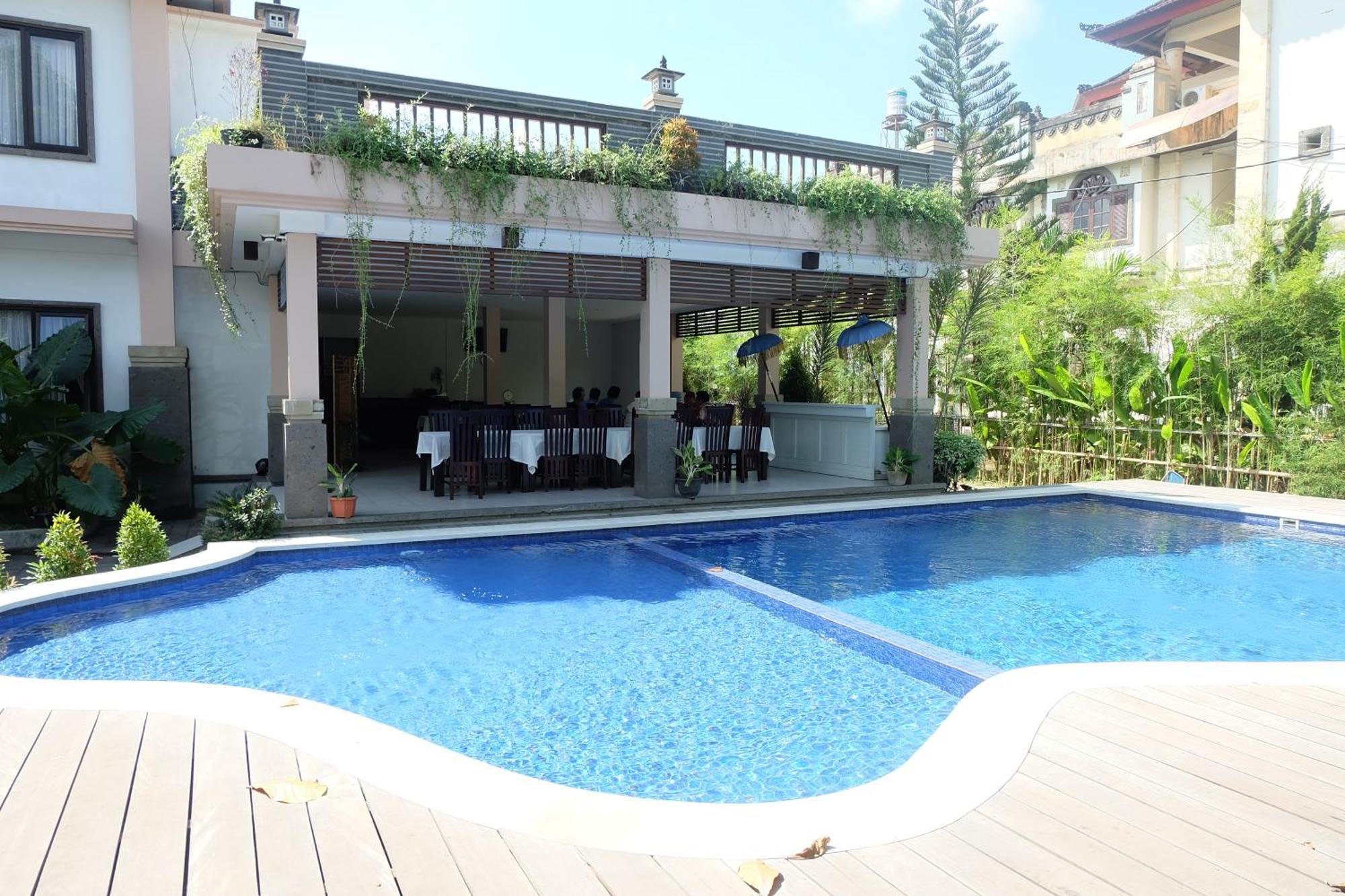 Hotel Dhyana Pura Kapal Εξωτερικό φωτογραφία